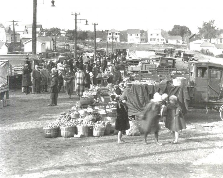 Fulton Street Farmers Market Pays Homage To Tradition And Progress